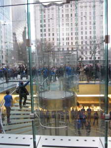 iPad 2 : retour sur la sortie US, vidéos et plus