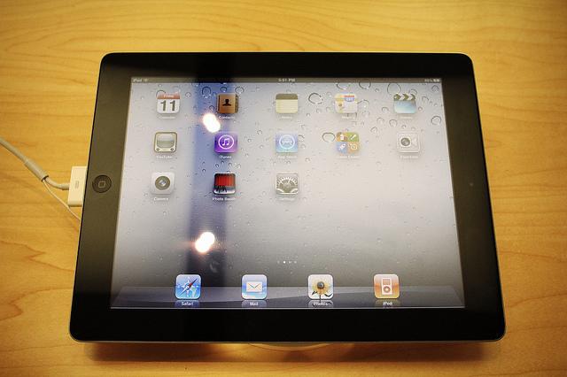 Séance déballage et mise à nue de l'iPad 2...