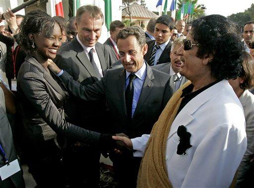 Sourire de Rama Yade et hilarité de Sarkozy en photos