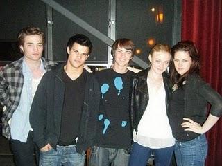 Pic of Kristen, Dakota, Robert and Taylor