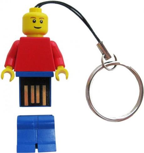 2856028 1 509x540 Une clé USB Lego officielle !