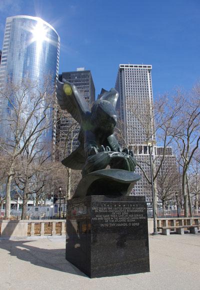 statue eagle New York: Day 08: I L(ea)ve New York