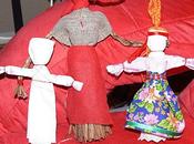 Louise fabrique poupées