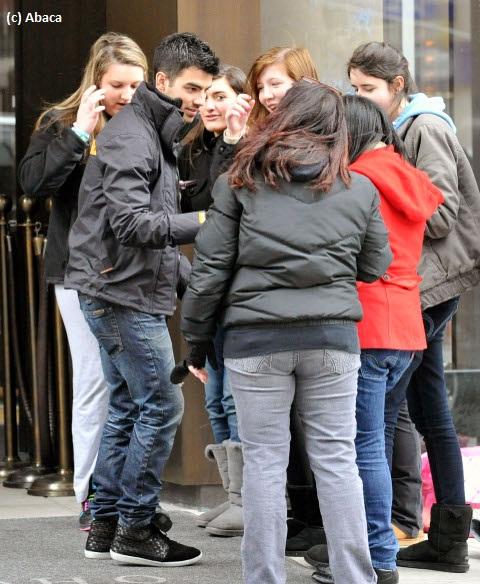 Joe Jonas ... Adorable avec ses fans (photos)