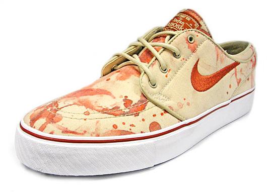 Bloodstained Nikes Une paire de Nike sanglantes