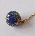 creations-L_bijoux_globe-terrestre.jpg