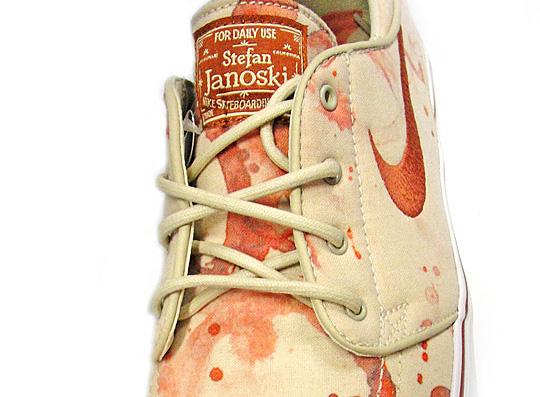 Bloodstained Nikes 1 Une paire de Nike sanglante