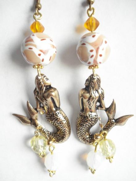 Boucles d’oreilles perles  en verre, pate polymere et sirene