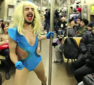 Une Lady Gaga barbue dans les rues de New York!