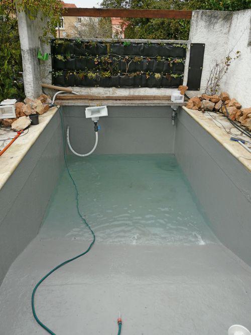 Remplissage du bassin de nage et test des circuits de traitement naturels !