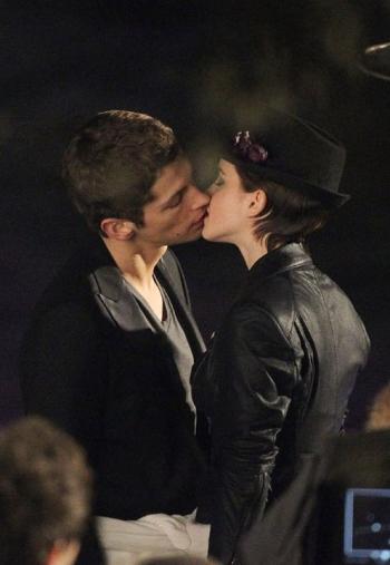 Cyril Descours embrasse Emma Watson