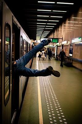 L'imagination entoure le monde.