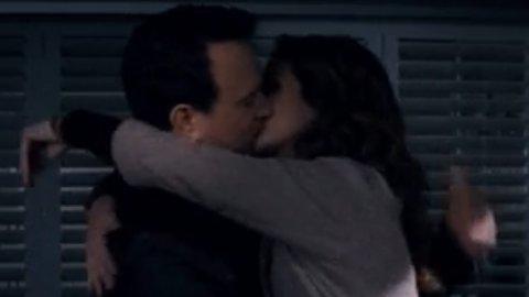 Julia Roberts et Tom Hanks s'embrassent ... dans la bande annonce de Larry Crowne (vidéo)