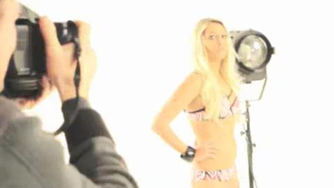 Carré Viiip ... Aurélie, la 1ere candidate sexy en photos