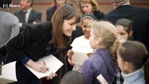 Salon du livre de Paris 2011 ... Carla Bruni en visite (photos)