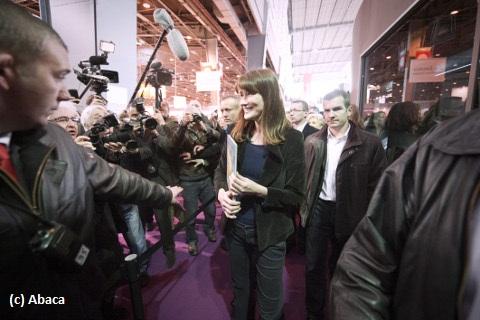 Salon du livre de Paris 2011 ... Carla Bruni en visite (photos)