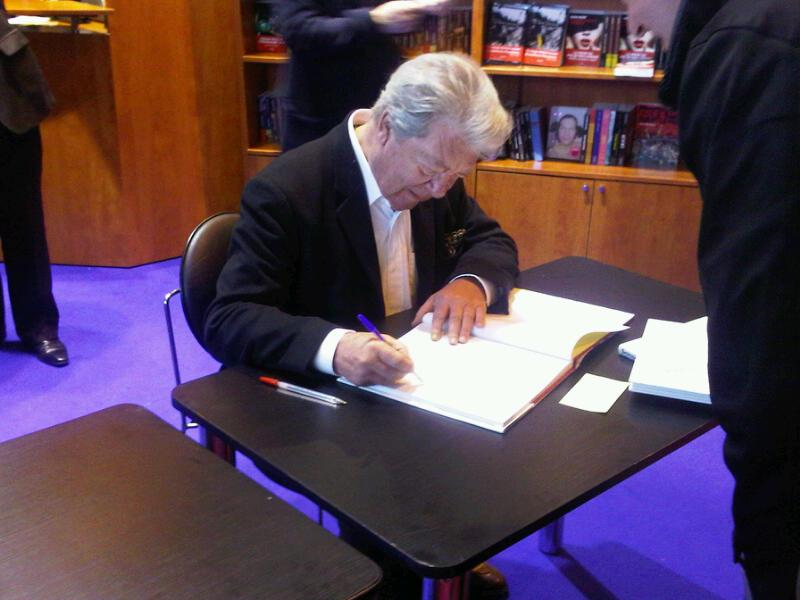 Sempé, Agnès Abecassis et Dora l'exploratrice au Salon du Livre de Paris 2011