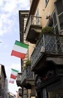 La solution: Va pensiero, du poète Temistocle Solera, librettiste du Nabucco de Verdi alba-unite-italienne-red.1300570385.jpg