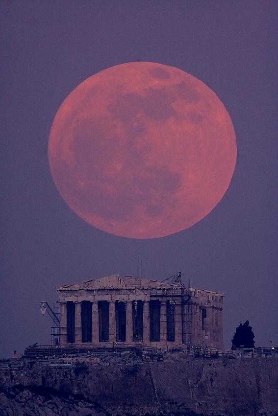 Pleine Lune au-dessus du Parthénon
