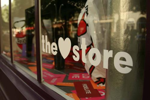 Love-store-logo-boutique-paris-hoosta-magazine