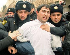 [Europe - Criminalisation du militantisme] Azerbaïdjan, des dizaines de personnes emprisonnées pour avoir manifesté