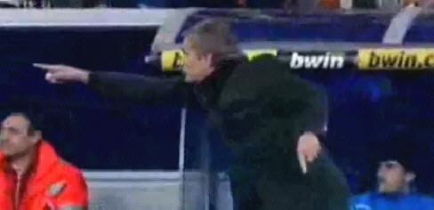 C'est pas poli de montrer du doigt José.