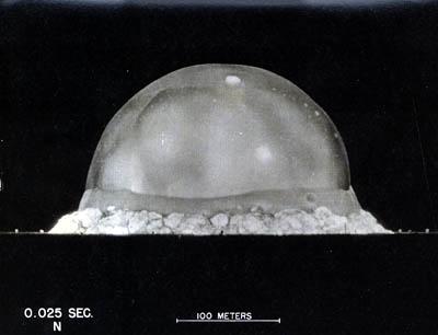 premier explosion atomique a alamogordo le 6 juillet 1945