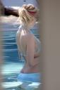Avril Lavigne en bikini
