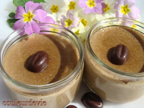 Trois variantes autour d’une crème au lait de soja (chocolat, vanille, café)