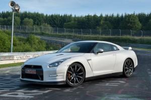 Nissan GT-R signe une chrono de 7:24:22 sur le Nordschleife