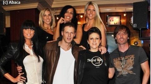 Amélie Neten ... Menacée, Astrid dépose une plainte contre elle