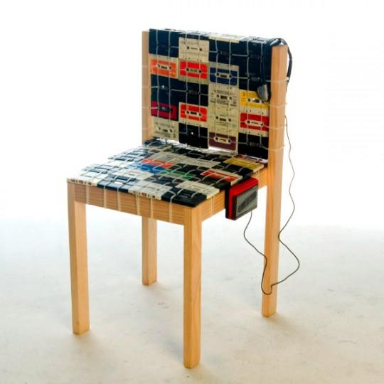 OOO My Design 01 540x540 Une chaise qui rend hommage à la K7 audio
