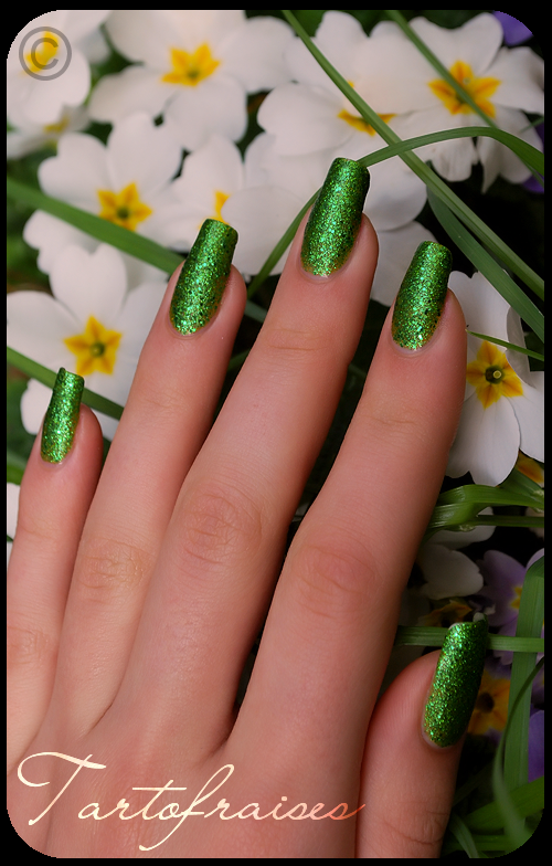 http://tartofraises.nailblogs.net/vernis/ORLY/pin-up/hereComesTrouble_8.png
