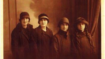 Quatre filles (Marie, Dusolina, Amante et Lucie) d'une famille italienne selon une photo des années 30./ Photo DDM, H.M.