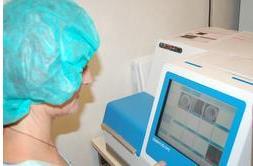 FIV : Le 1er EmbryoScope® français pour améliorer les chances de grossesse  – Réseau CHU