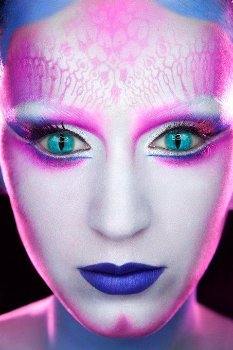 Katy Perry ... effrayante en mode E.T. (PHOTOS)