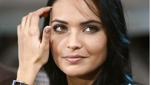 Valérie Bègue ... ses confessions sur son couple avec Camille Lacourt