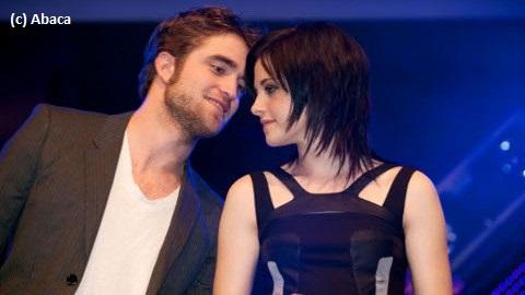 Robert Pattinson ... parle de sa relation avec Kristen Stewart