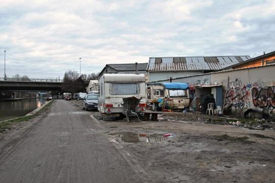L'immense camp rom de Bobigny évacué hier matin