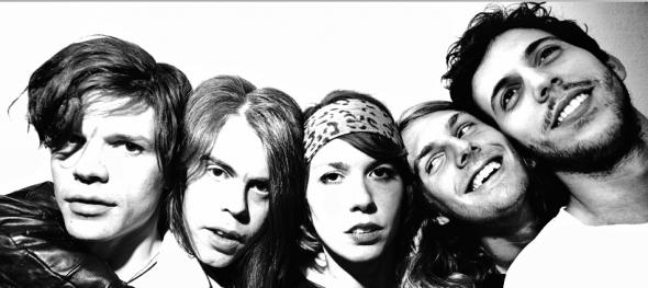 Grouplove voit la vie in Colours