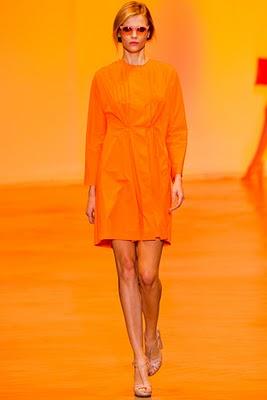 15X8 - Les femmes arcs-en ciel acides de Cacharel