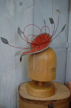 Un Bibi très poètique : une larme de velours... des feuilles de soie...