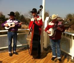 Orchestre Country sur le Pont du Bateau lors de la Cérémonie du Retour du Molly Brown à Disneyland Paris Orchestre Country sur le Pont du Bateau lors de la Cérémonie du Retour du Molly Brown à Disneyland Paris