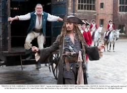 Pirates des Caraïbes - La Fontaine de Jouvence : Capitaine Jack Sparrow et Gibbs