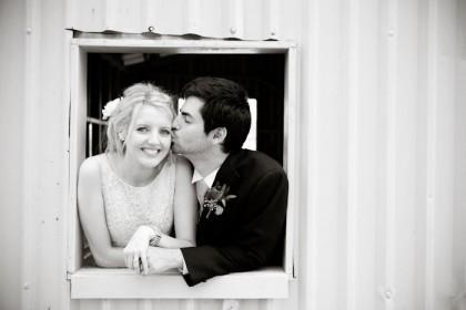 168787_192568384086839_139896672687344_768810_2747253_n Joli ballon vole… {Real Wedding}