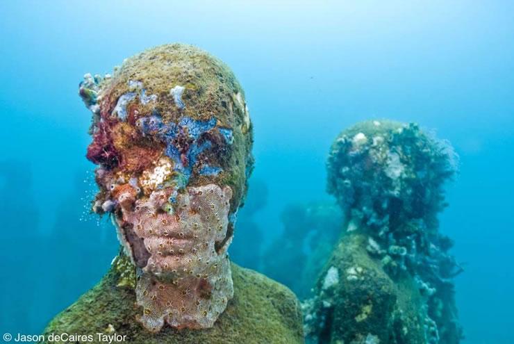 http://www.underwatersculpture.com/pages/gallery/images/740x500/Vicissitudes03wtmk.jpg