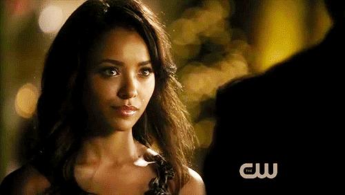 http://images4.fanpop.com/image/photos/17200000/Jeremy-and-Bonnie-the-vampire-diaries-tv-show-17288426-500-282.gif