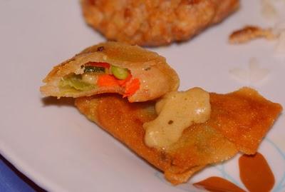 Palets de viande et croustillants de légumes avec sa sauce pistou