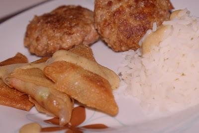 Palets de viande et croustillants de légumes avec sa sauce pistou