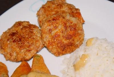 Palets de viande et croustillants de légumes avec sa sauce pistou